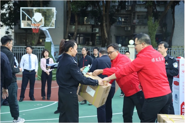 大批科曼AED進駐公安系統(tǒng)，守護警民生命安全
